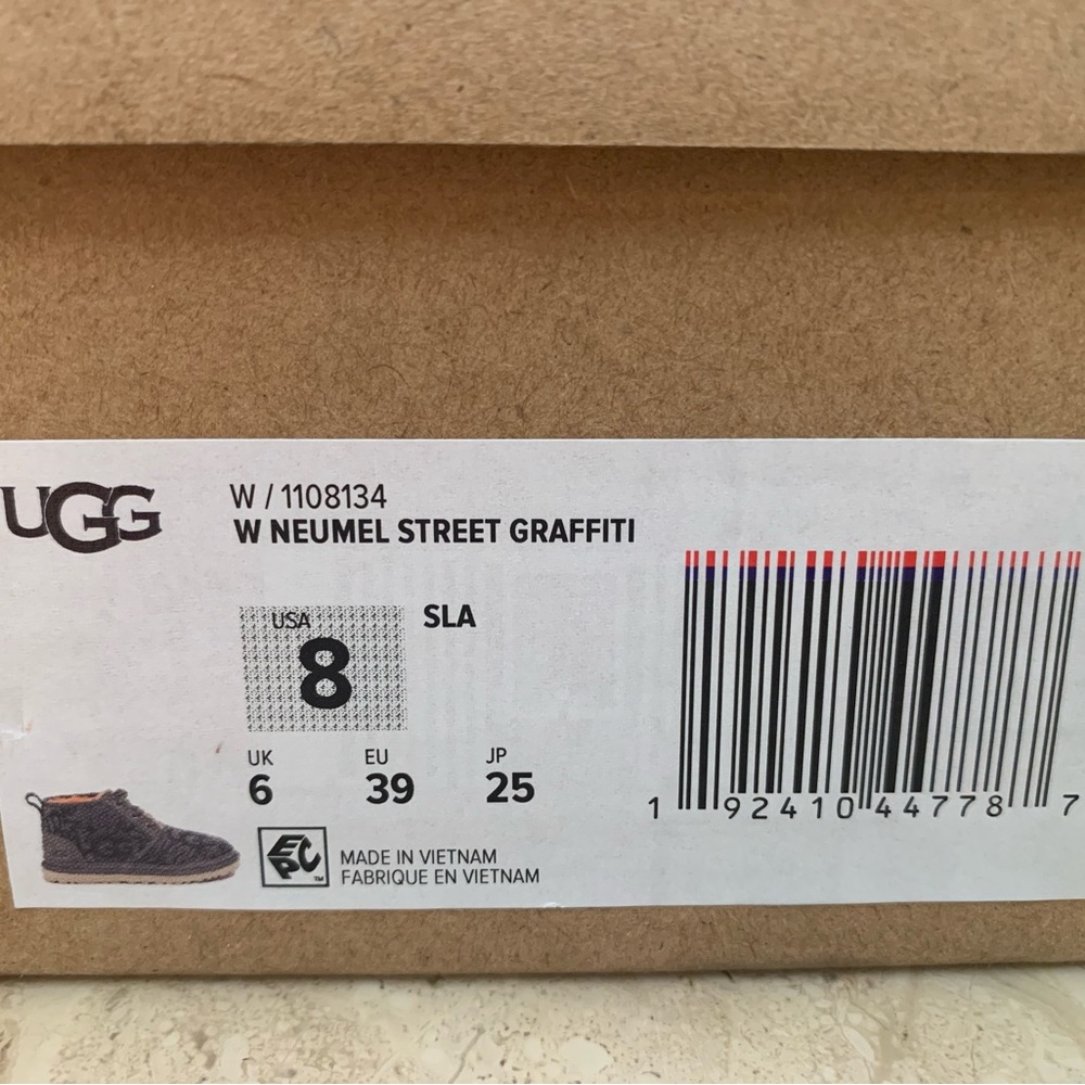 PRICE ✂️ UGG Neumel - Street Graffiti - Picture 9 of 9